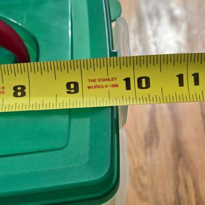 Snapware Container with a Handle