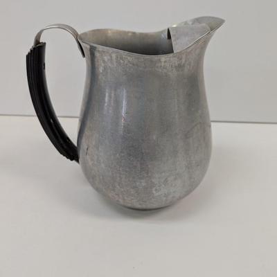 Toroware By Leyse Aluminum Pitcher
