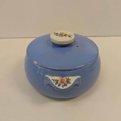 Hall's Rose Parade Covered Casserole Dish