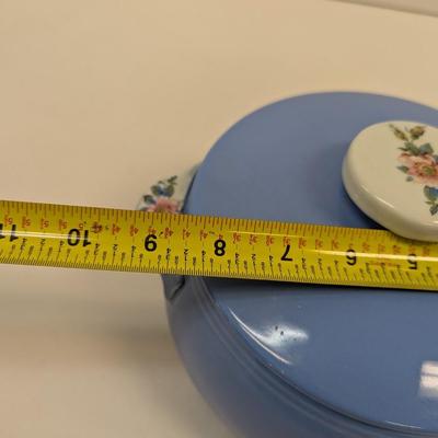 Hall's Rose Parade Covered Casserole Dish