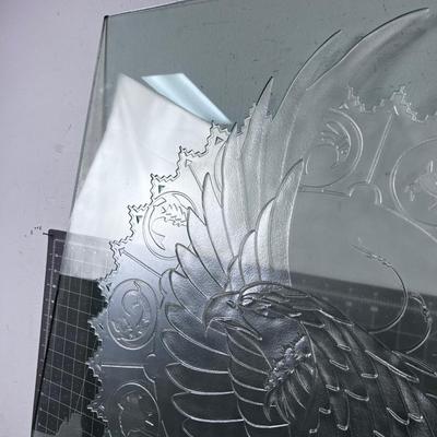 STUNNING - South West Glass Carving Artist: Dan Cummings