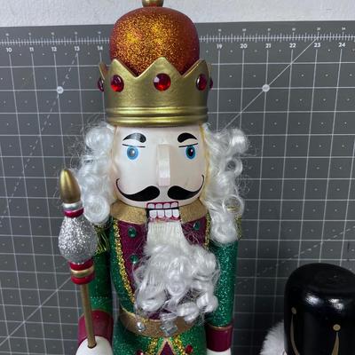 Nutcracker Collection. 