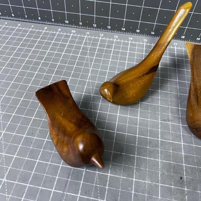 Carved Myrtle Wood Birds (5) of them