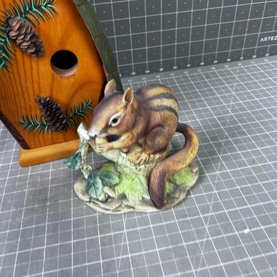 Lefton's Chipmunk and Pinecone Birdhouse 