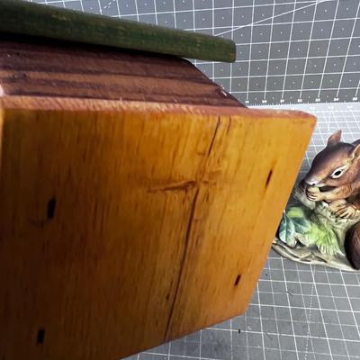 Lefton's Chipmunk and Pinecone Birdhouse 