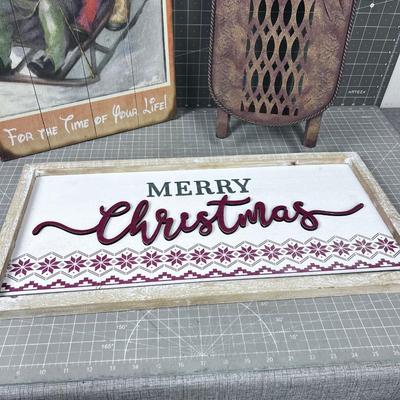 3Pieces of Christmas Holiday Décor. 