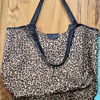 (2) Tote Style Handbags