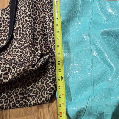 (2) Tote Style Handbags