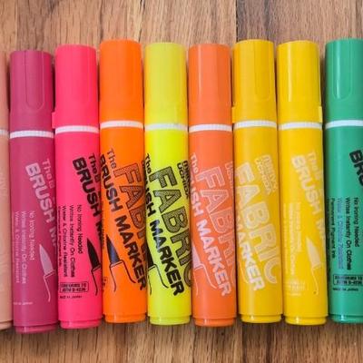 Fabric Markers with Storage Container