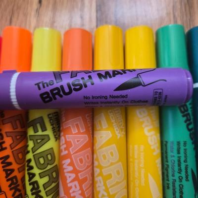 Fabric Markers with Storage Container