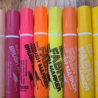 Fabric Markers with Storage Container