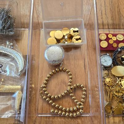 Large Lot of Jewelry & Coin Purse Findings