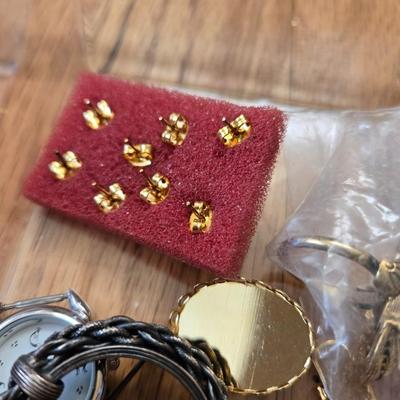 Large Lot of Jewelry & Coin Purse Findings