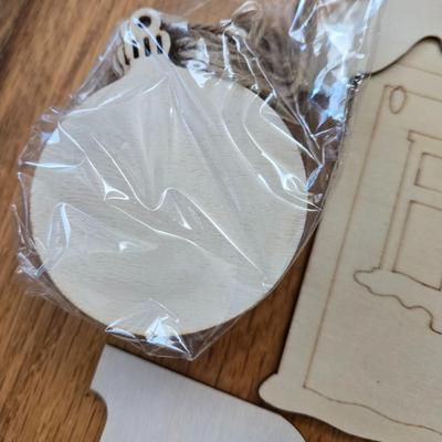 Holiday Crafts- Signs and Ornaments