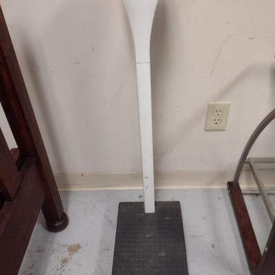 Health O Meter 300 Lb Capacity Upright Scale
