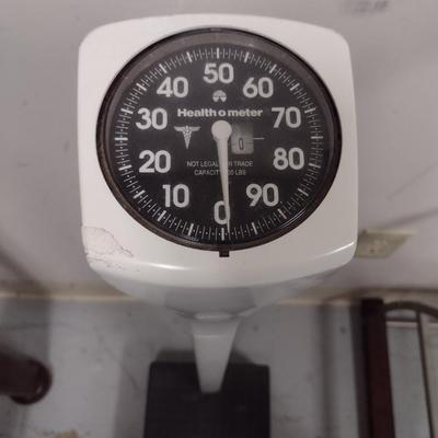 Sale Photo Thumbnail #2846: Health O Meter 300 Lb Capacity Upright Scale