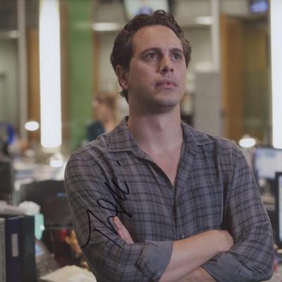 The Newsroom Thomas Sadoski signed photo