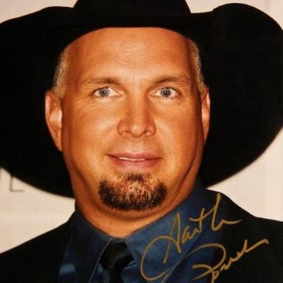Garth Brooks signed photo