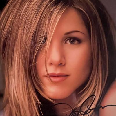 Jennifer Aniston facsimile signed photo. 5x7 inches