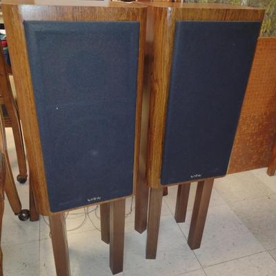 Pair of Infinity Speakers- Model RS 3000