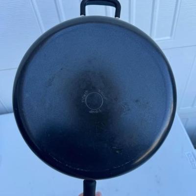 A - Lot - T-Fal Deep Saute Pan 5.5qt. Non Stick