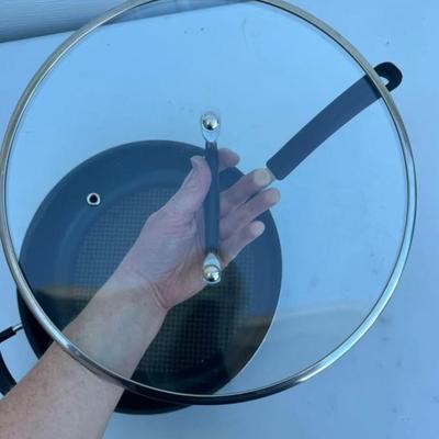 A - Lot - T-Fal Deep Saute Pan 5.5qt. Non Stick