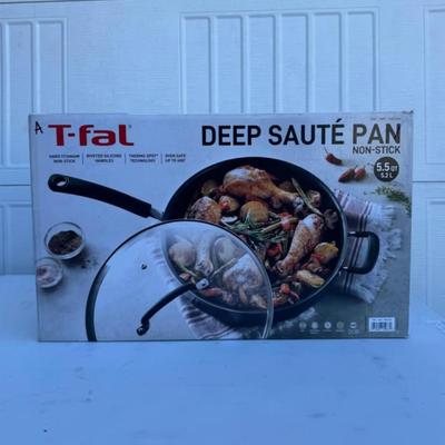 A - Lot - T-Fal Deep Saute Pan 5.5qt. Non Stick