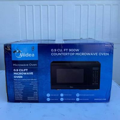B - Midea 0.9 cu. ft. Countertop Microwave Oven