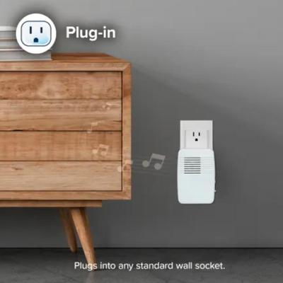 Heath/Zenith White Wireless Plug-In Door Chime Kit with Molded Plastic Cover - SL-7366-04
