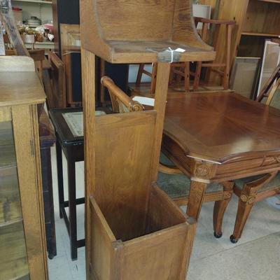Antique Banner Laundering Company Oak Towel Rack with Laundry Bin