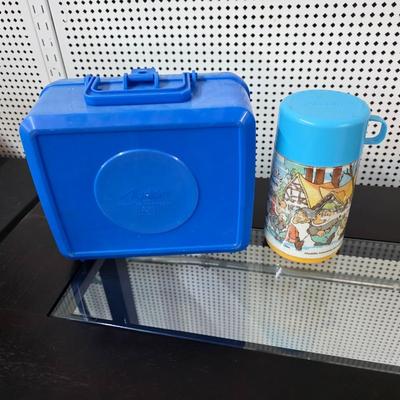Snow white lunch box with thermos