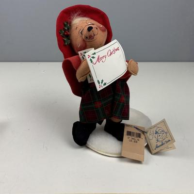 Vintage Annalee 10” Caroling Girl Bear