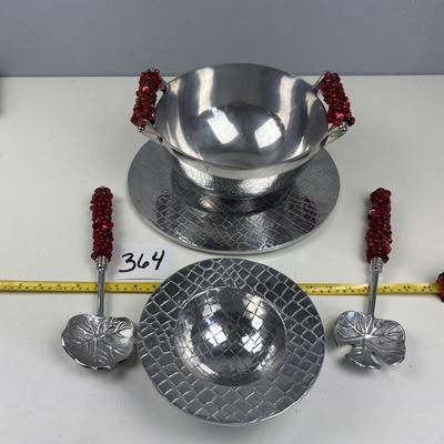 Beautiful Entertaining Set