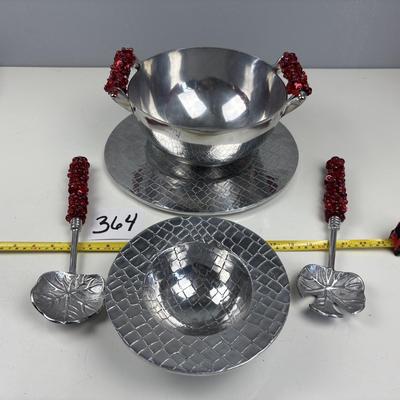 Beautiful Entertaining Set