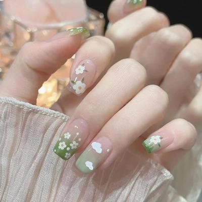 Q - Green Press on Nails Short Square Fake Nails Small Flower False Nails with Designs Cute Cloud Floral Acrylic Nails Full Cover Glossy...