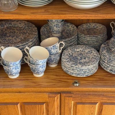 Seyei Fine China Set- Shirley