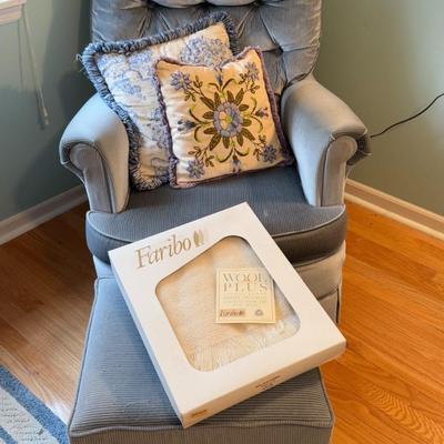 Blue Tufted Chair w/ Ottoman