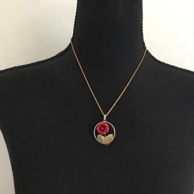 Vintage rose gold toned necklace