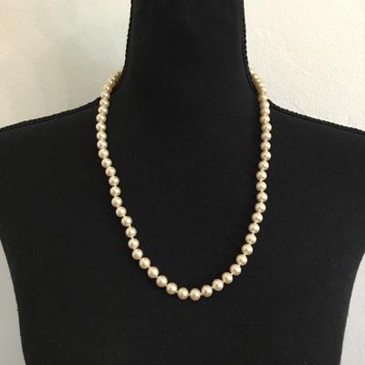 Faux pearl necklace with pretty clasp