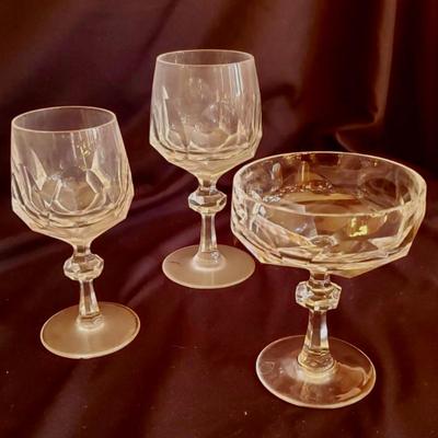 21 Pieces of "Alexandra" by Nachtmann Stemware (K-KD)