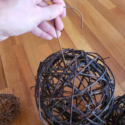 Grapevine/Moss Topiary Balls and More (O-KD)