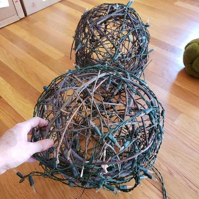 Grapevine/Moss Topiary Balls and More (O-KD)