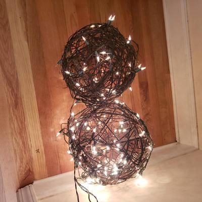 Grapevine/Moss Topiary Balls and More (O-KD)