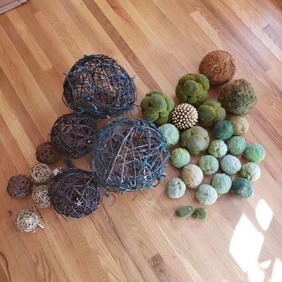Grapevine/Moss Topiary Balls and More (O-KD)