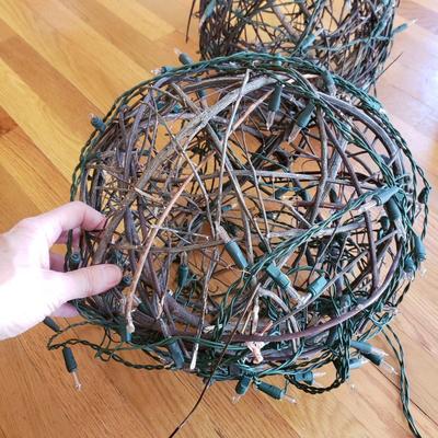 Grapevine/Moss Topiary Balls and More (O-KD)