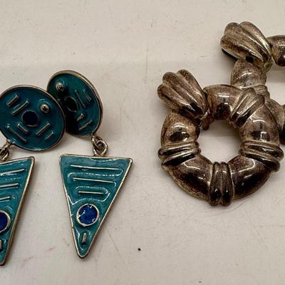 Vintage Silvertone Earring Pair