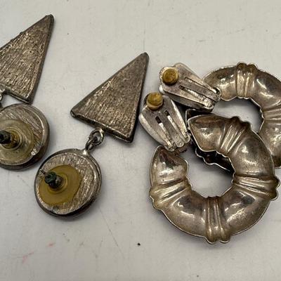 Vintage Silvertone Earring Pair