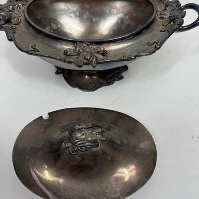 Meriden Silver Plate Oval Lidded Tureen Serving Bowl