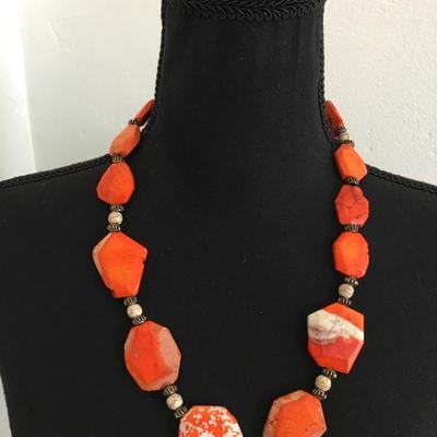 Vintage large Howlite stone necklace with toggle clasp