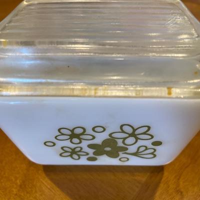 Pyrex Spring Blossom 1 1/2 c refrigerator dish